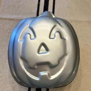 WILTON STAND-UP JACK-O-LANTERN Pumpkin  3D CAKE PAN #2105-3150 1995